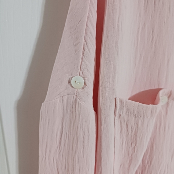 Light pink Cozy Co. by Cozy Casual button front blouse with rolled sleeves size - Picture 6 of 11